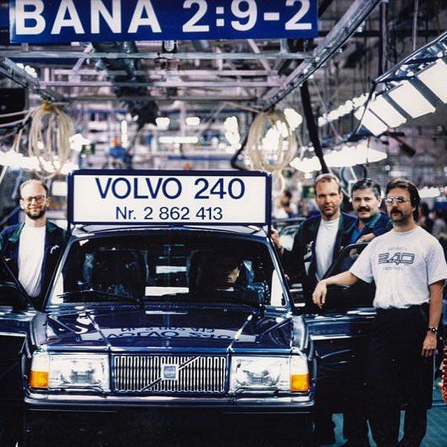 Volvo 240.jpg