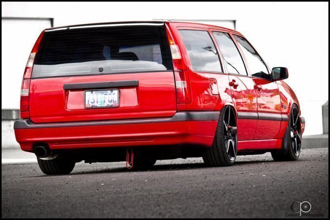 volvo-850-wagon-red-black-2.jpg